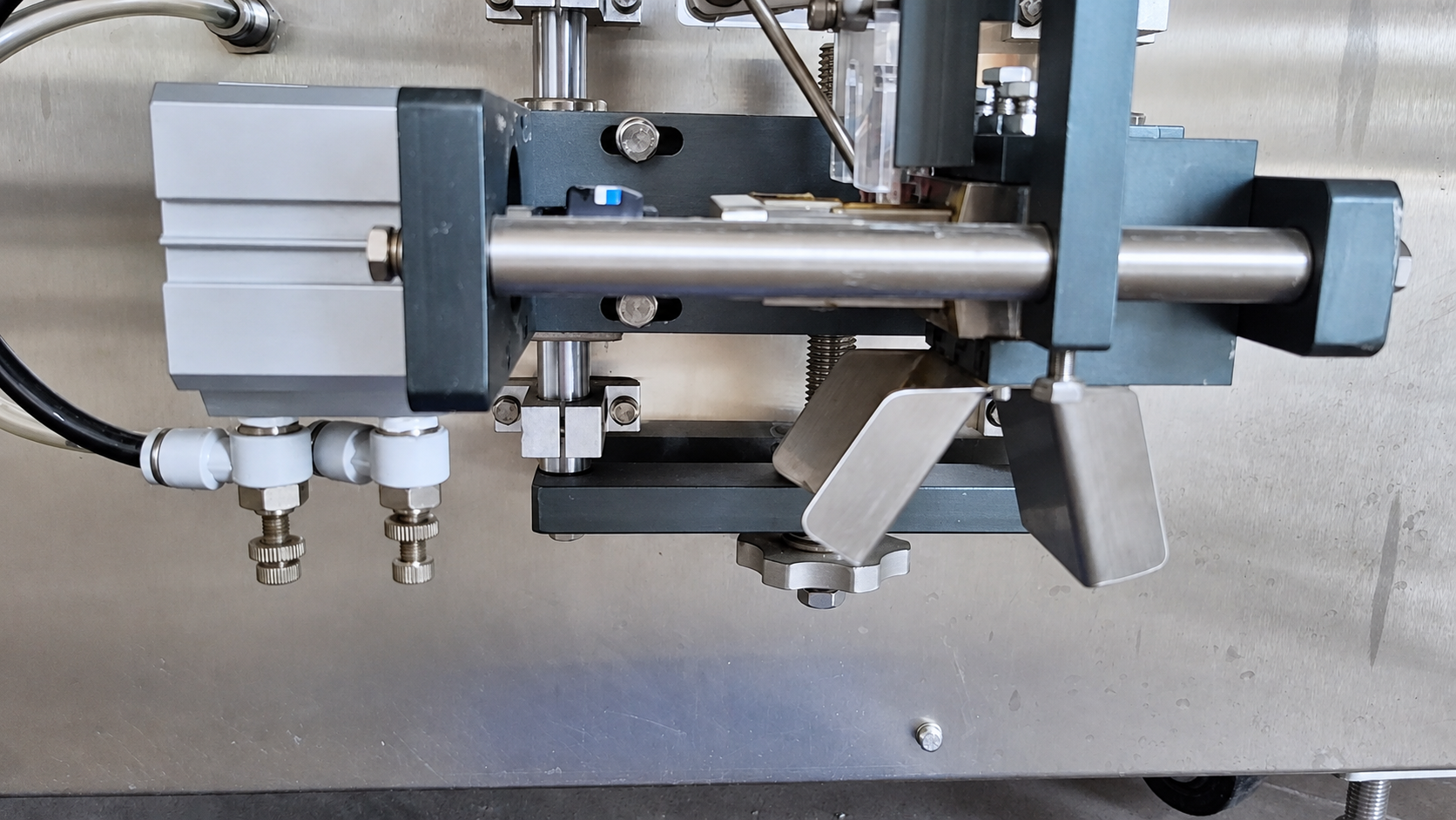 Close view of the lower machine mechanism and actuator